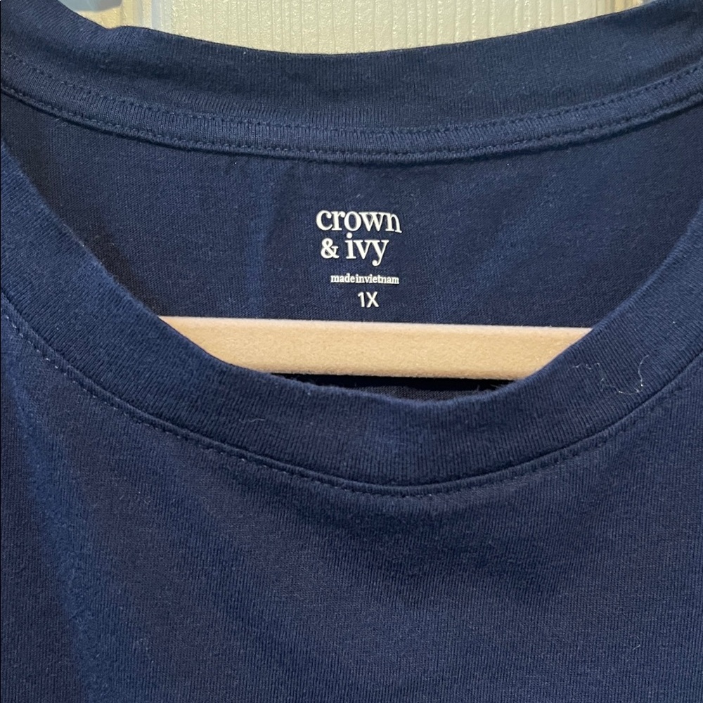 Crown & Ivy Dark Blue Short Sleeve Top - Picture 2 of 2